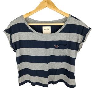 Hollister Women's Navy and Gray Striped Tee